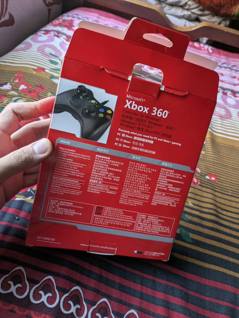 Xbox 360 black controller 2