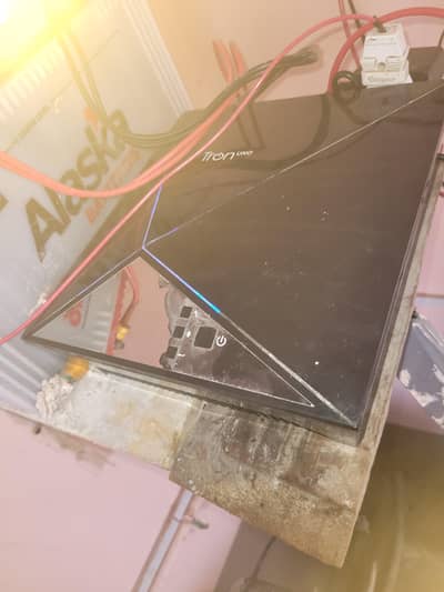 1000 watts homage ups+ solar