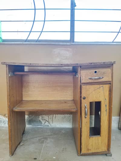 Solid Wood Office Workstation – Durable Computer Table for Sale