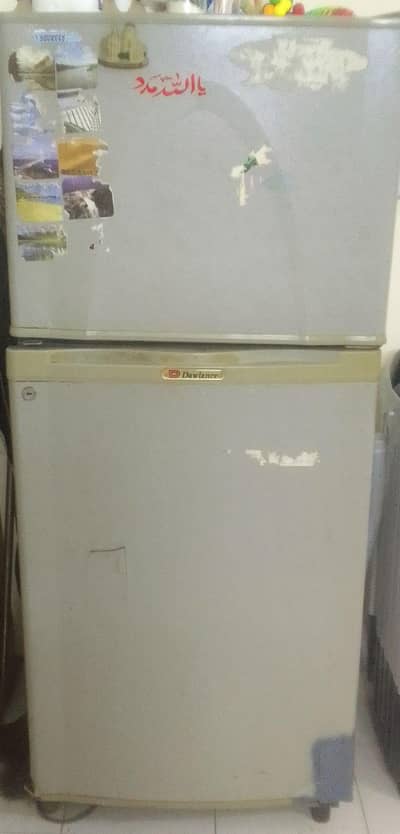 dawlence medium size fridge for sale in reasonable price