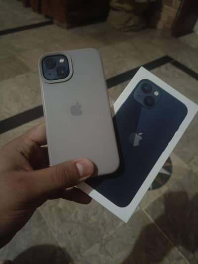 Iphone 13 in warranty with box 128gb JV