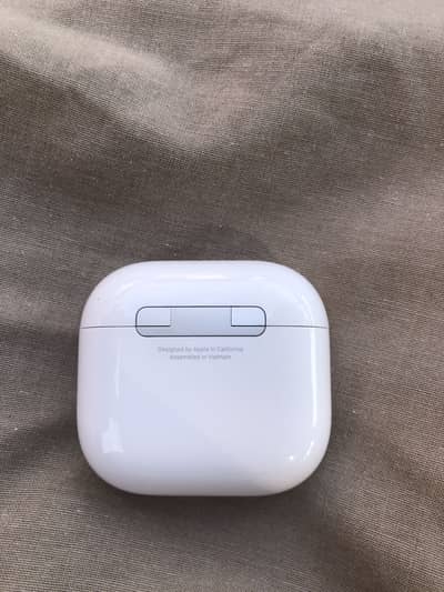 AirPods 4