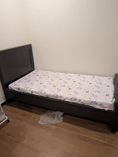 single bed for sale in very good condition