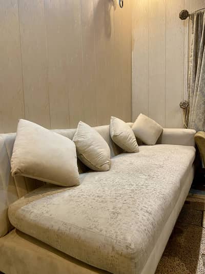 Luxurious L shape sofa set — clean condition