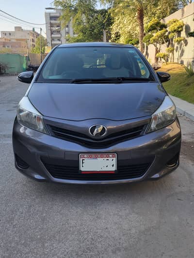 Toyota Vitz 2011 immaculate condtion, Vitz