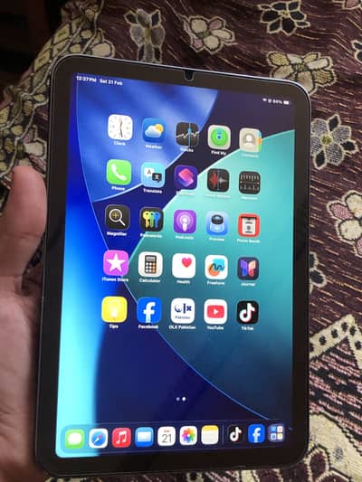 I Pad mini 6(64 GB with complete Box)