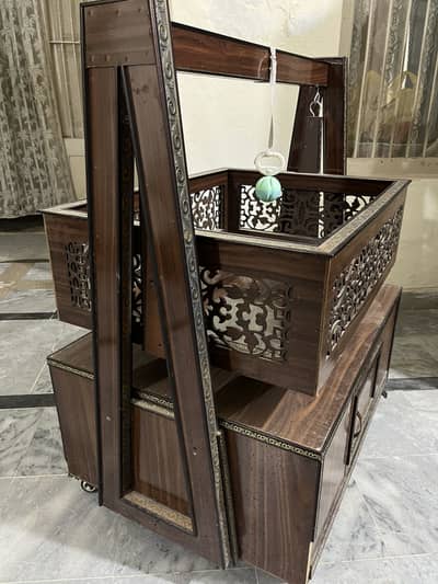 Baby wooden cot jhoola