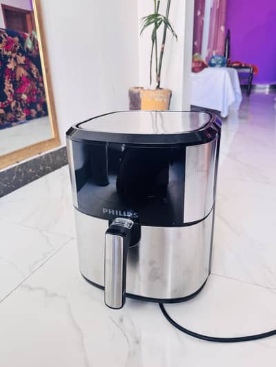 Philips Digital Air Fryer – Hardly Used | Urgent Sale