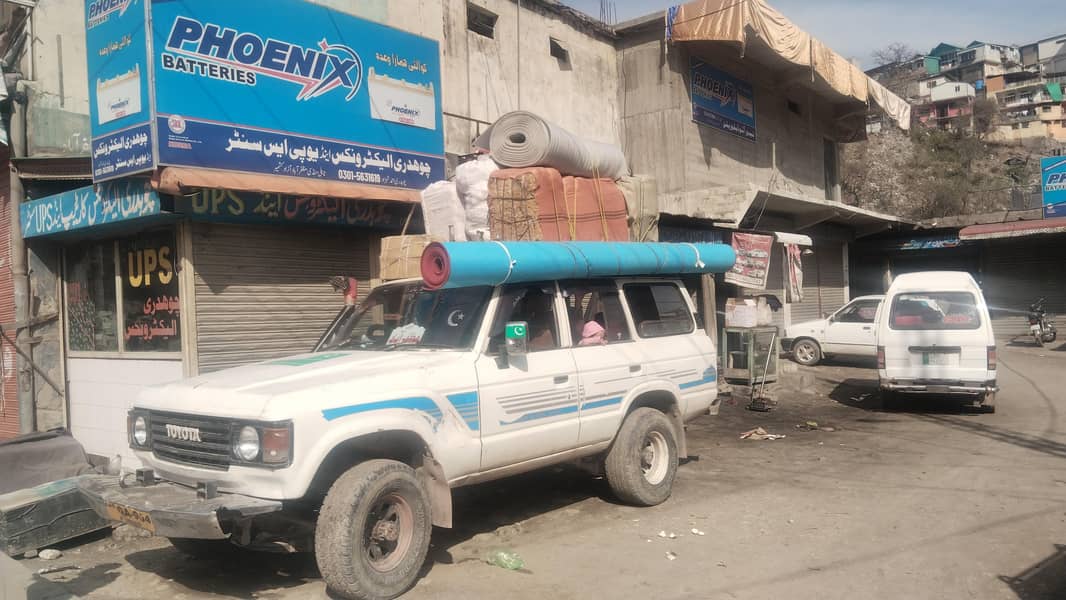 گاڑی لینڈ کروزر اولڈ ماڈل 2