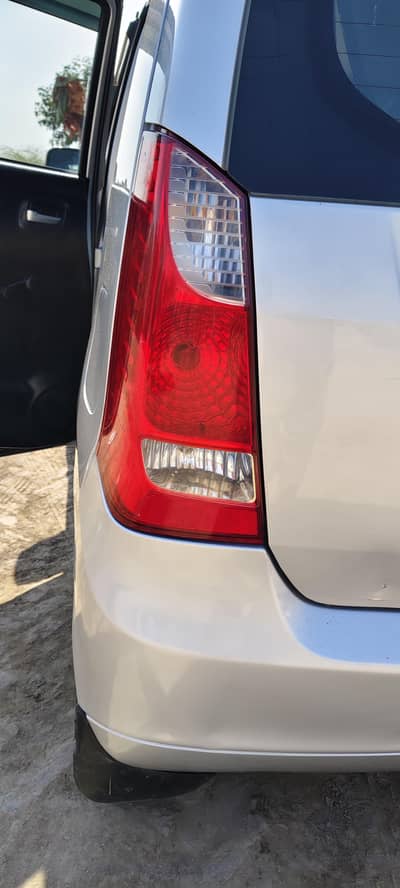 wagon r vxl 2/3piece touching 03178010022