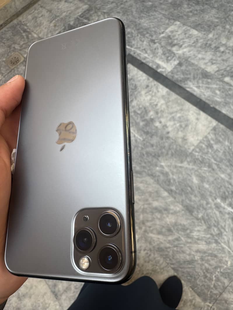 iphone 11 pro max 1