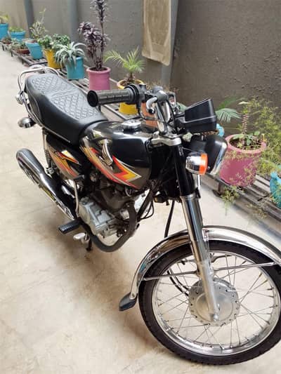 Honda CG 125 Black Color Model 2021 Low Mileage Genuine Condition