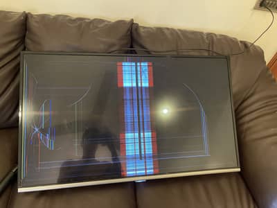 TCL 43" Smart LED TV - Model 43P8 (For Parts / Repair)