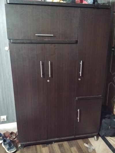 Wardrobe (Almari)