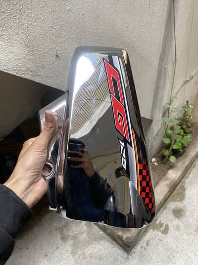 Honda CG 125 Fuel Tank and Side Cover