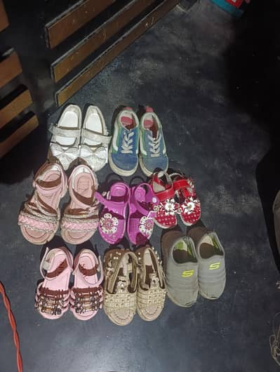 Girl sandals and shoes / 8 pairs