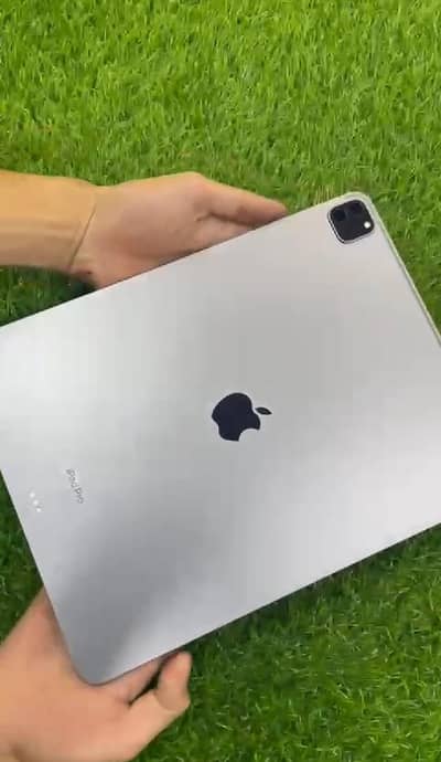 iPad Pro M2 6th Gen 128GB 12.9 inch Full Box