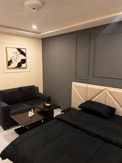 Lavish Studio Apartment Parkhouse Gulberg on per day rent