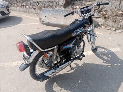 Honda CG125 Black like new available for sale