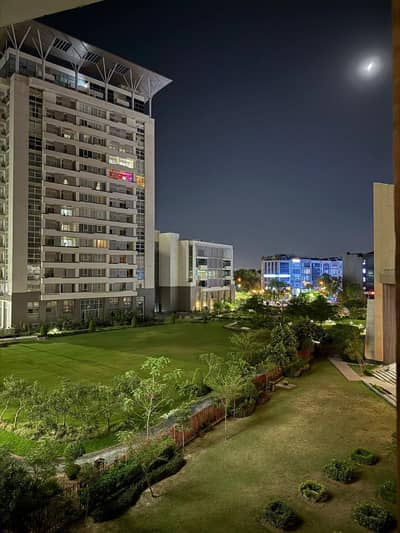 Deluxe Studio Apartment Pentasquare DHA Ph5 on per day rent