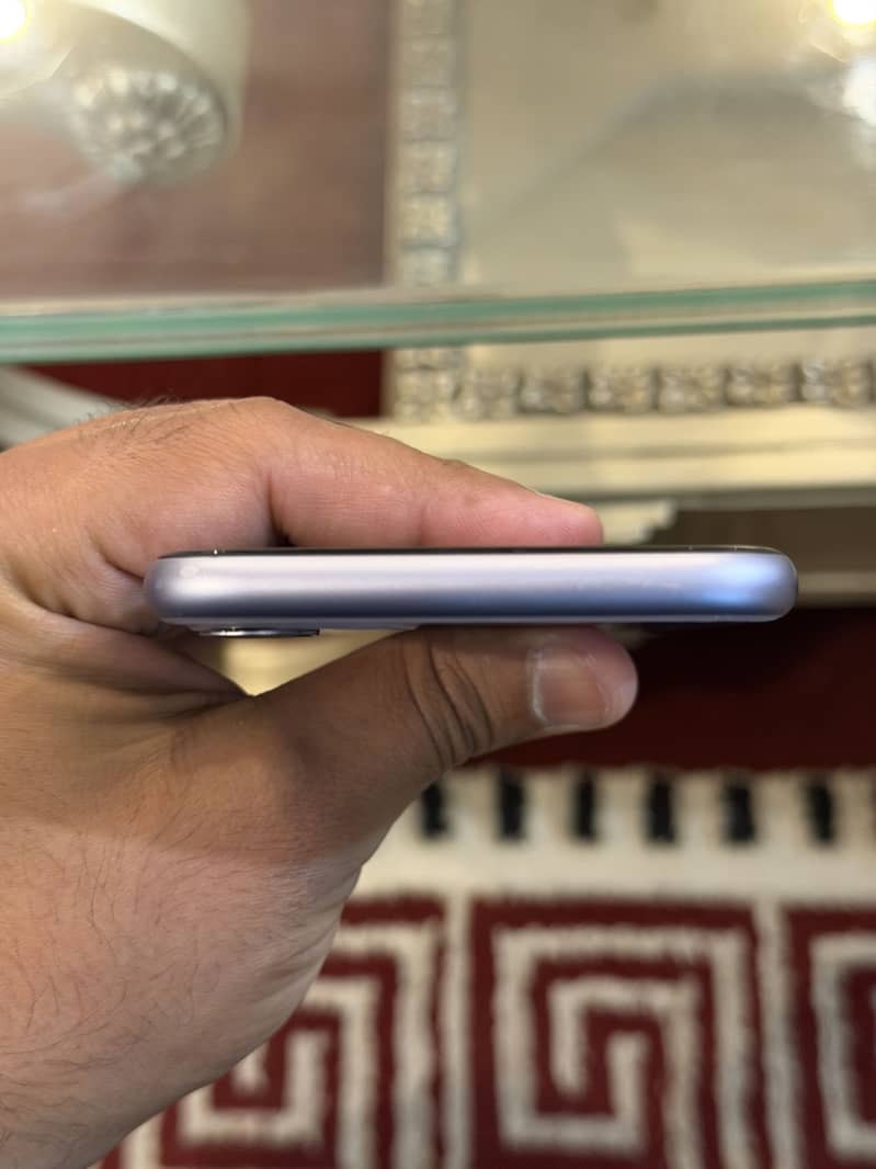 Apple iPhone 11 Physical + E sim 4