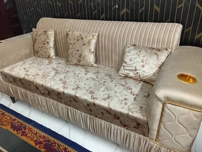 5 five seater sofa set and 1 one center table