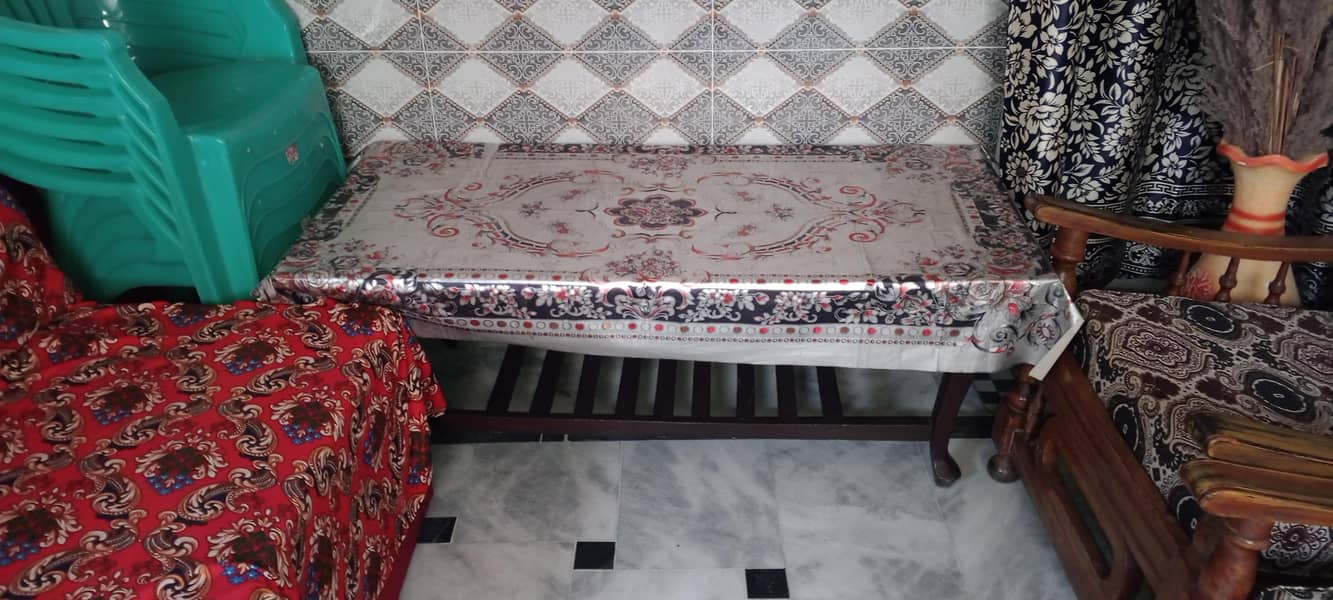 5 seater sofa with table 6