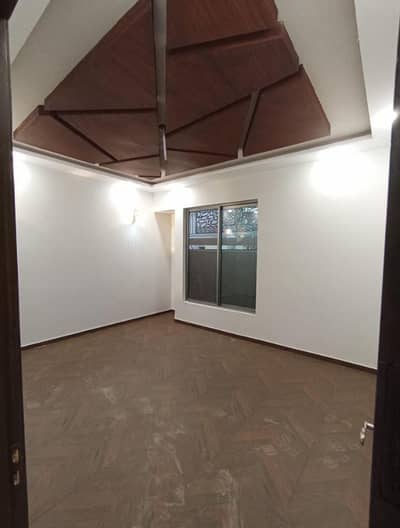 240 SQ/YARD BRAND NEW HOUSE FOR SALE IN GULSHAN E IQBAL BLK 13
