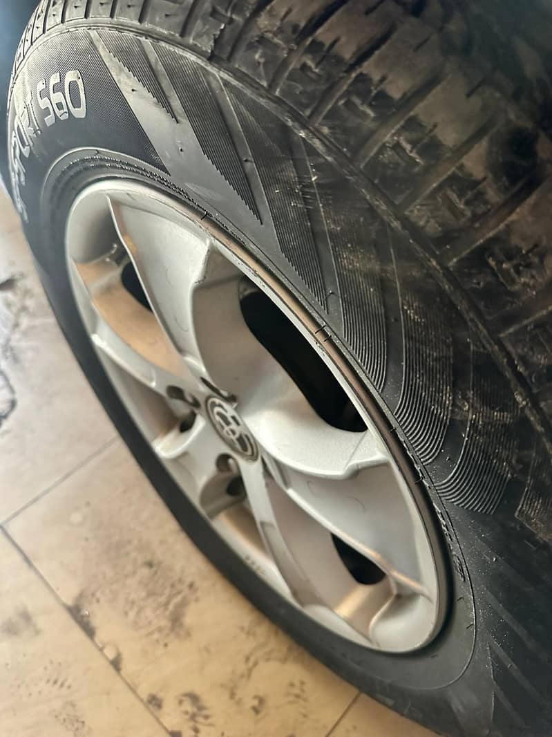 vitz 2011 model 15 6