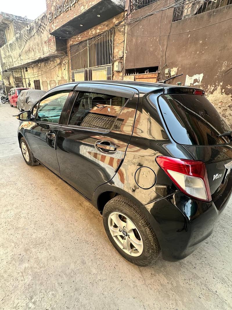 vitz 2011 model 15 8