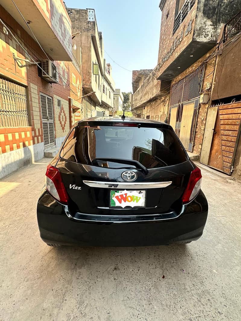 vitz 2011 model 15 9