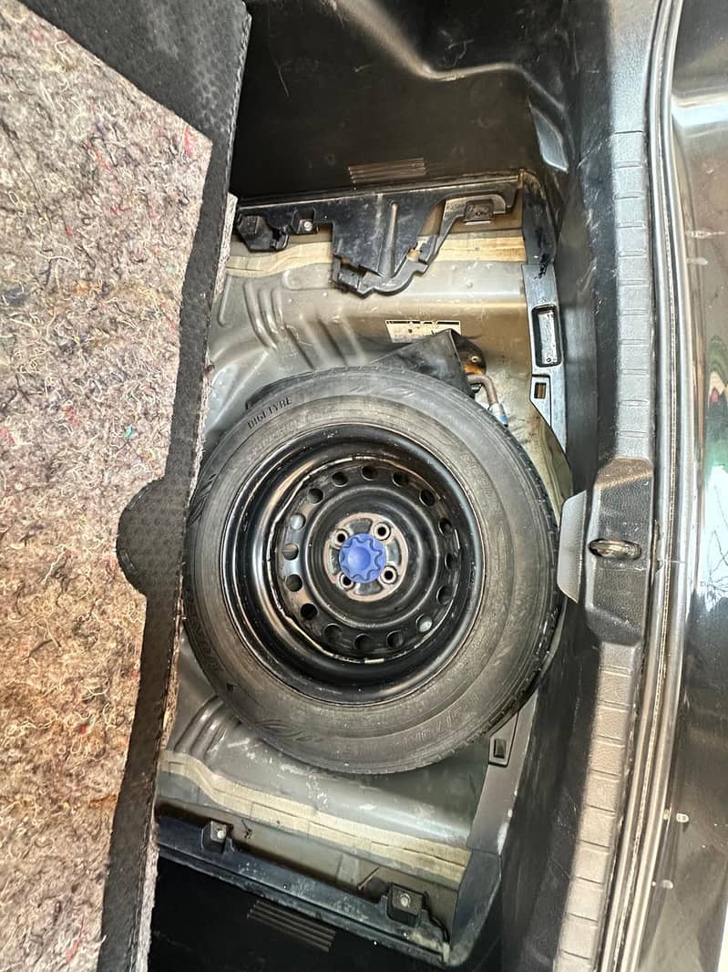 vitz 2011 model 15 14