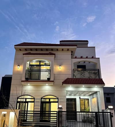 H Block 5 Marla Fully Furnish House