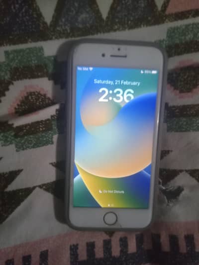 niIphone 8 with charger