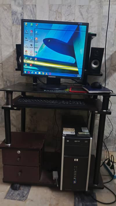 Setup for Sale - HP Tower CPU + Samsung Monitor + Computer Table