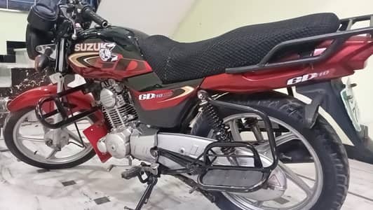 Suzuki gd 110 red color model 2016