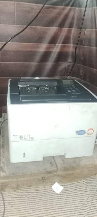 canon Lazer printer. 3000