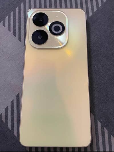 Infinix smart 8 plus 4+4  64 gb in good condition