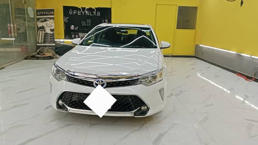 Toyota Camry Hybrid 2.5  Model 2012/15 Pearl White with Sunroof