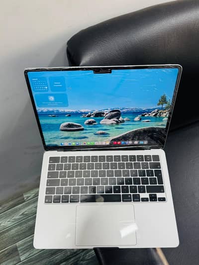 MACBOOK AIR M4 CHIP 100% HEALTH WITH 16GB RAM