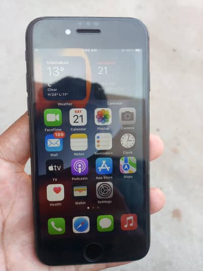 I phone 7 h 256gb Wala h  Khali set h