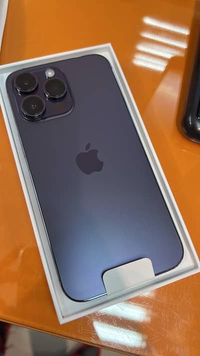 14pro max (factory unlocked 256gb) complt box