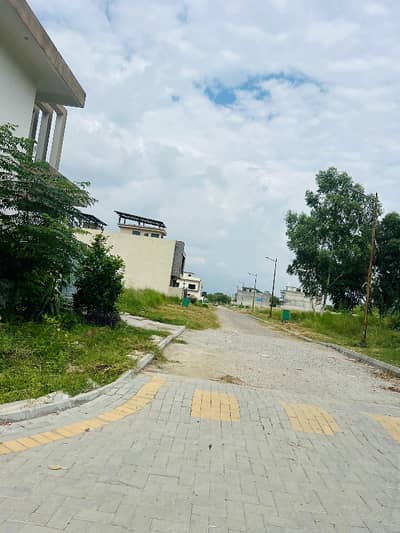 D17/1 Extension 10 Marla Sunface Plot Available For Sale