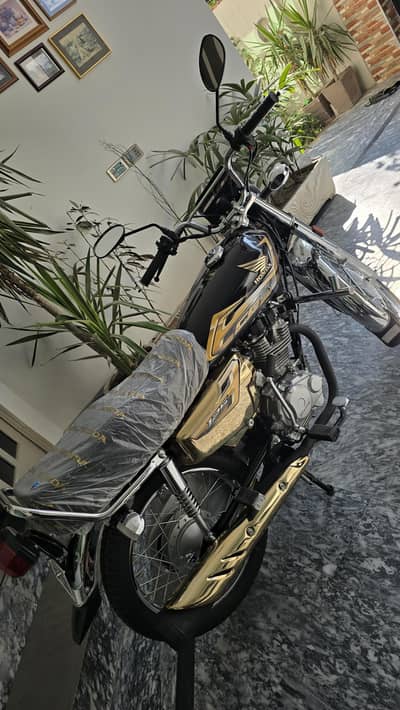 Honda 125 Gold Edition 26 model