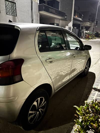 Toyota vitz 10/14