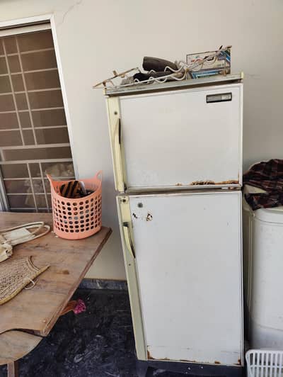 fridge small size super general working perfect