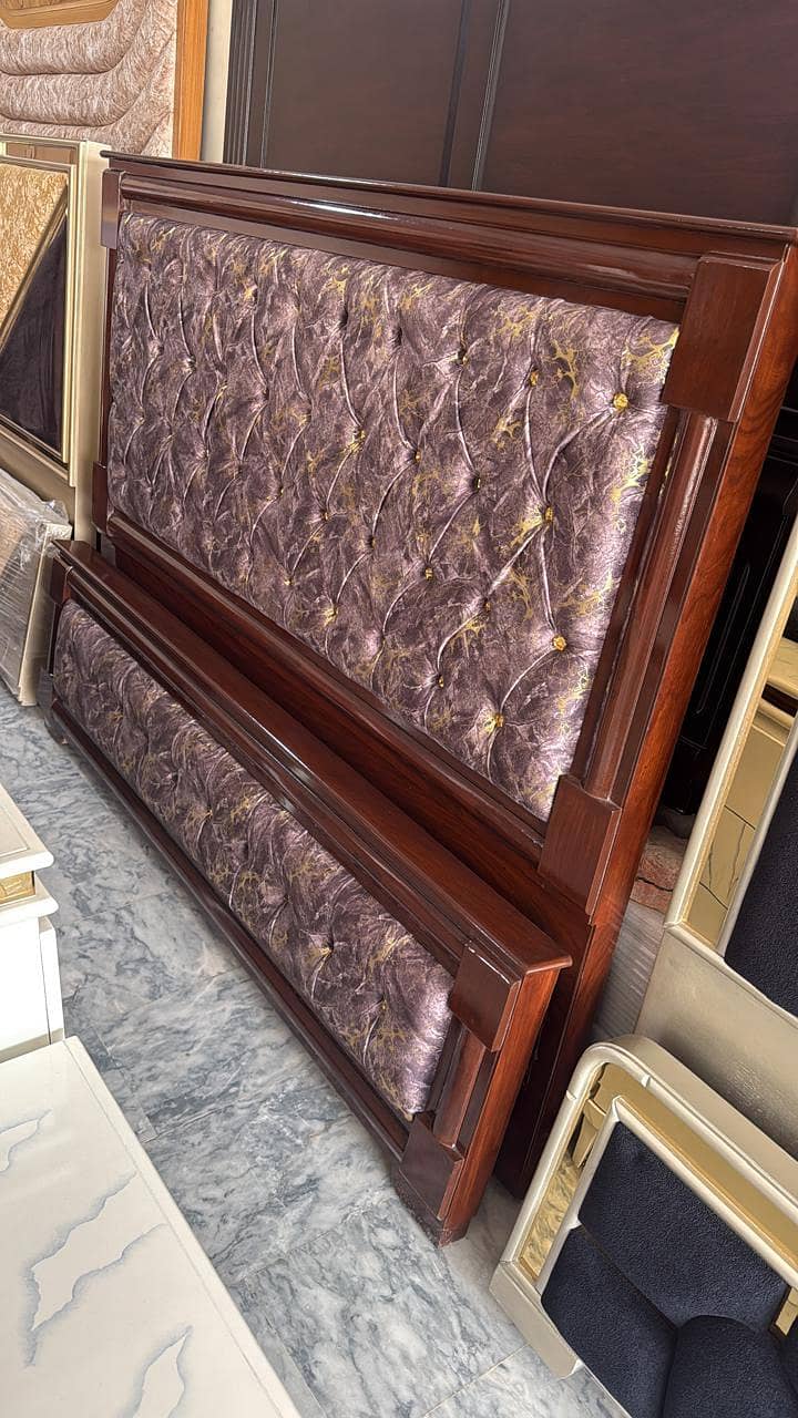 Bed +sidetable+dressing 1