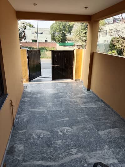 1 kanal uper portion seprate gate ph 6 block B FOR RENT