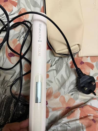 Remington Proluxe S9100 Hair Straightener – Excellent Condition