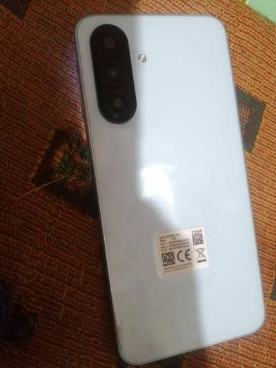 Galaxy A17  with box charger  warranty card kuch month use hua